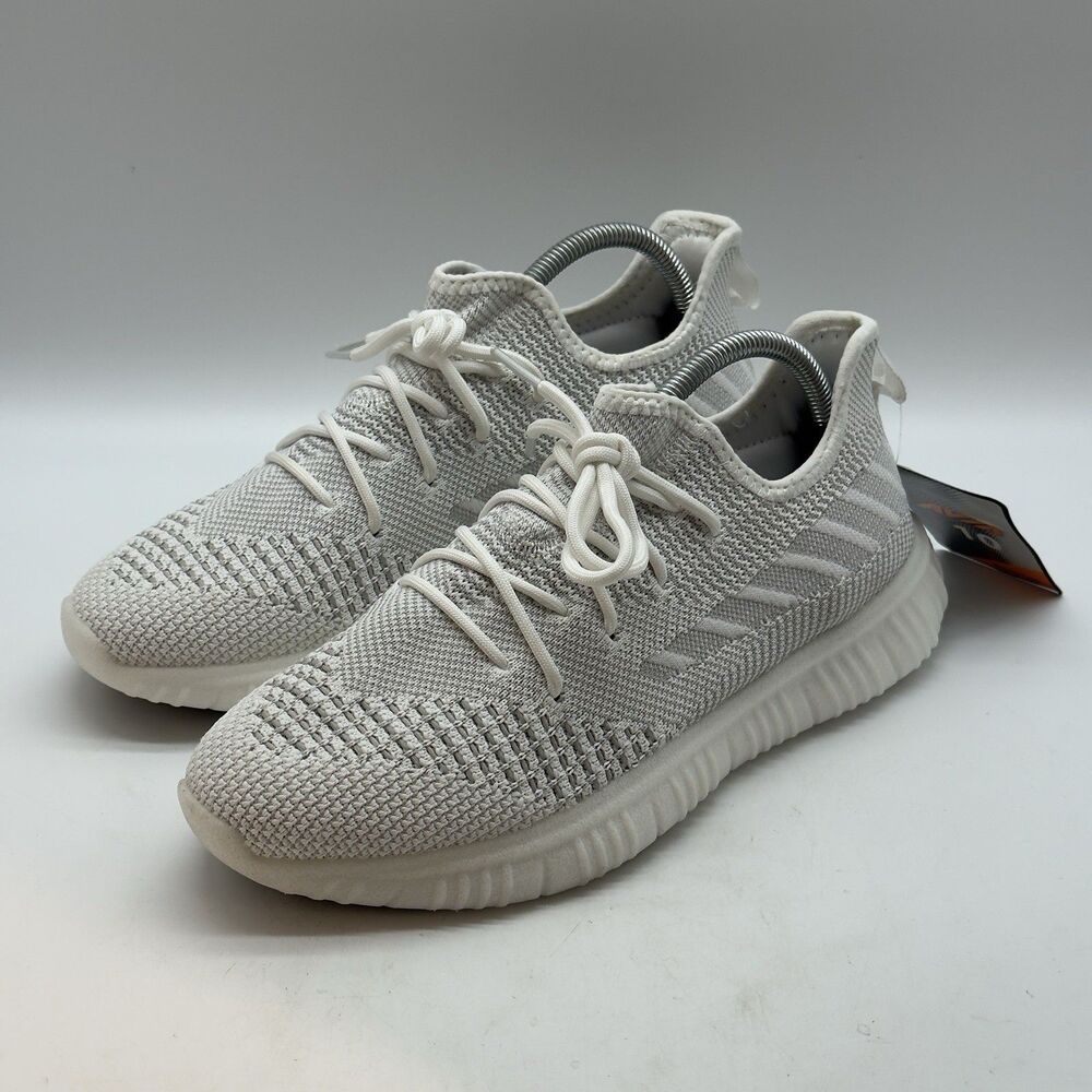 NEW Avia Gray & White Lightweight Sneakers Women's 10 Lace Up Low Running Shoes